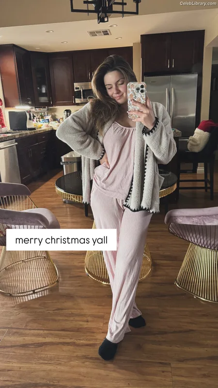 Ariel Winter photo 10 of 994