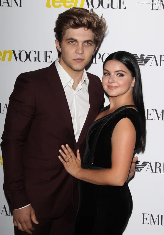 Ariel Winter photo 3 of 994