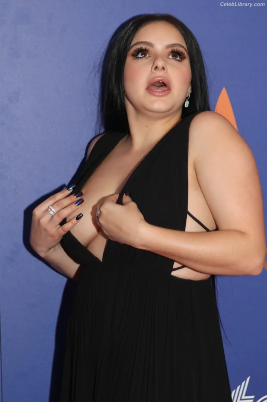 Ariel Winter photo 14 of 994