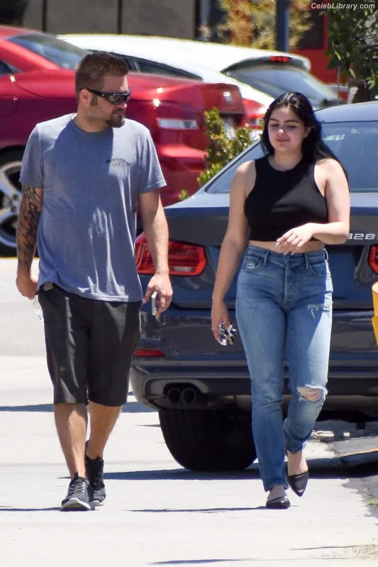 Ariel Winter photo 2 of 994