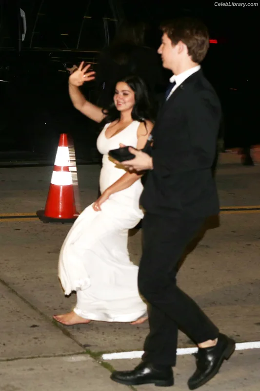 Ariel Winter photo 4 of 994