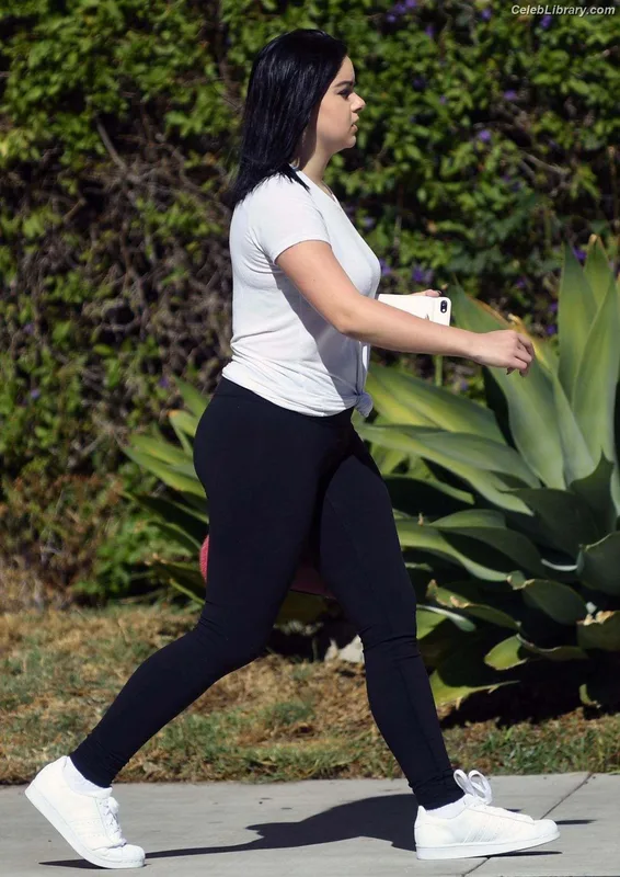 Ariel Winter photo 10 of 994