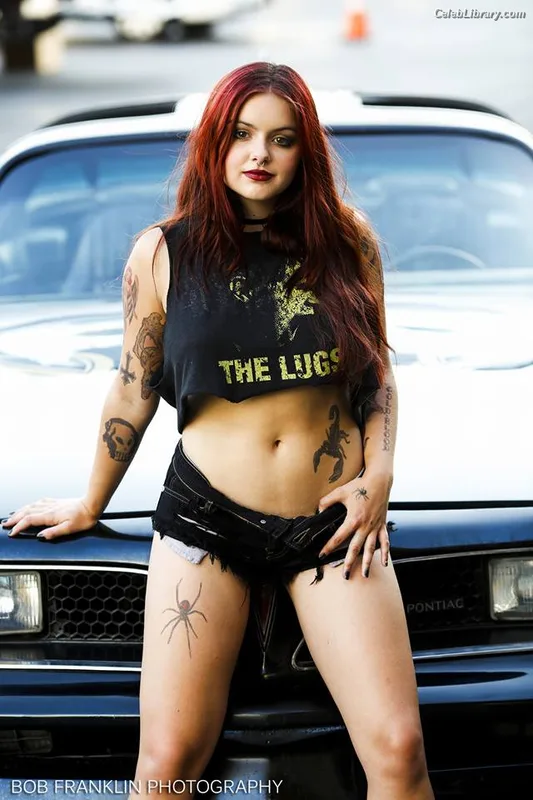 Ariel Winter photo 2 of 994