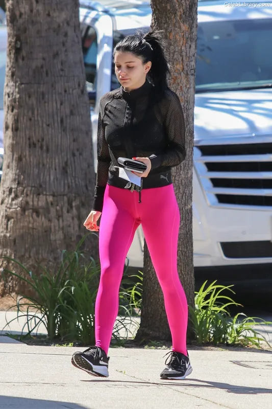 Ariel Winter photo 5 of 994