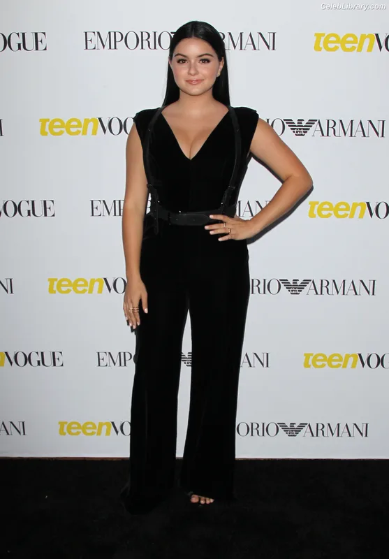 Ariel Winter photo 12 of 994