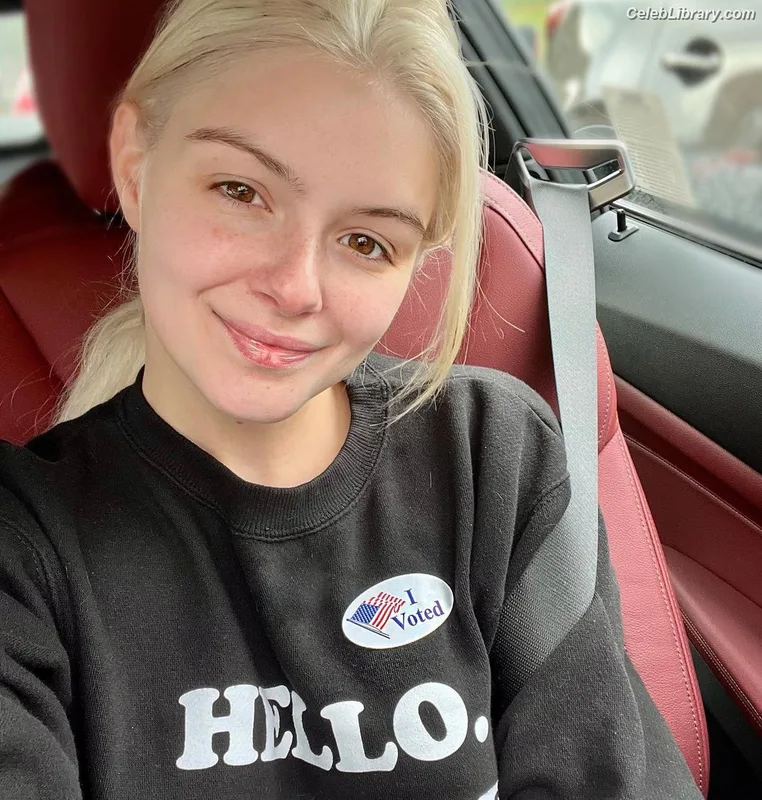 Ariel Winter photo 6 of 994