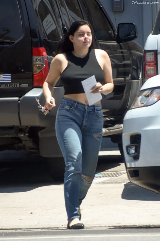 Ariel Winter photo 10 of 994