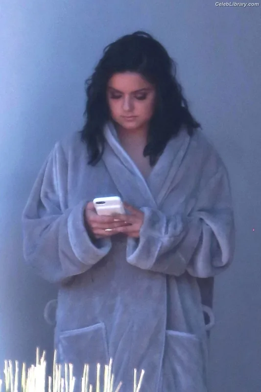 Ariel Winter photo 14 of 994