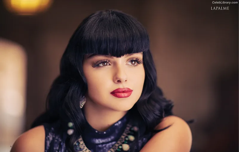 Ariel Winter photo 6 of 994