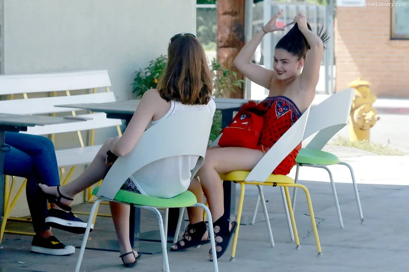 Ariel Winter photo 7 of 994