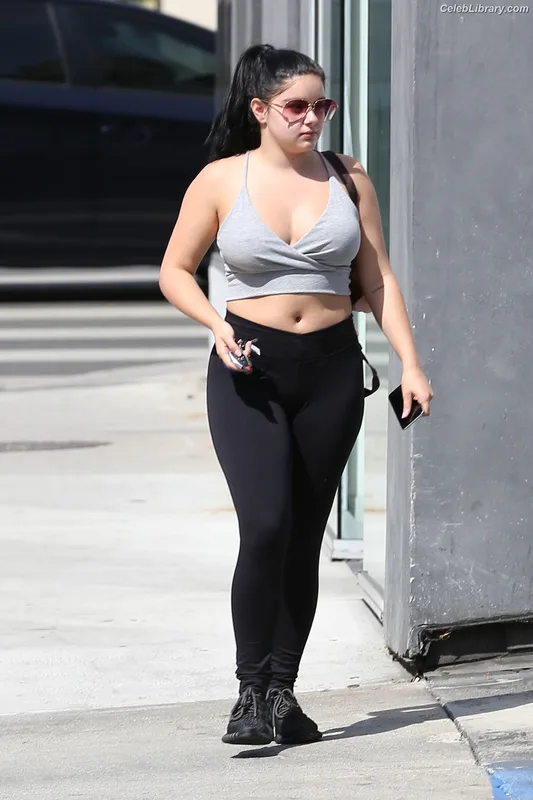 Ariel Winter photo 14 of 994