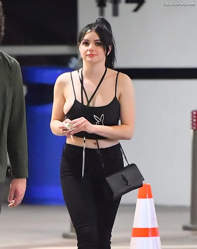 Ariel Winter photo 9 of 994