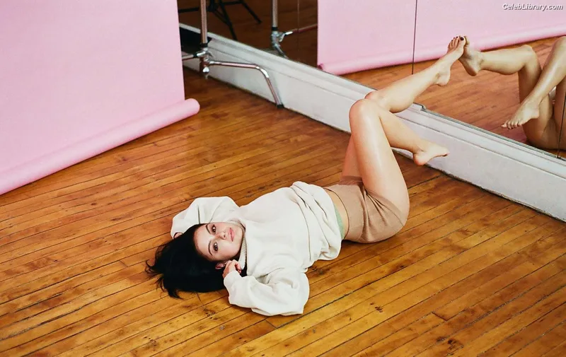 Ariel Winter photo 7 of 994