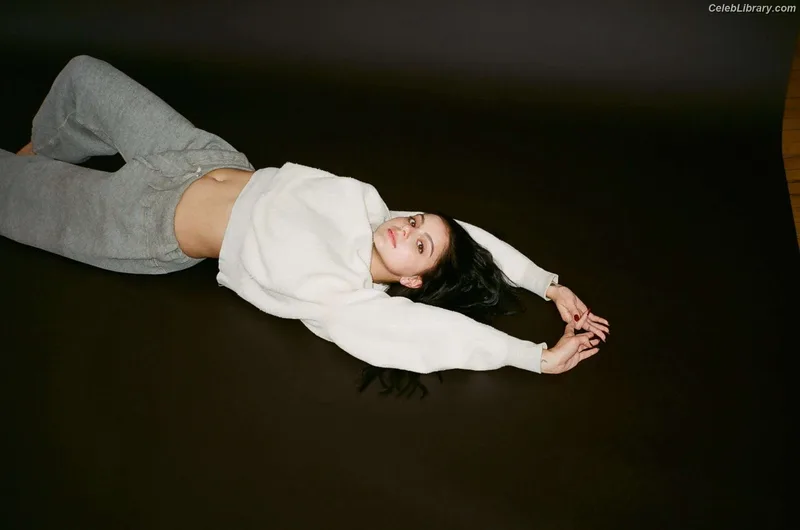 Ariel Winter photo 8 of 994