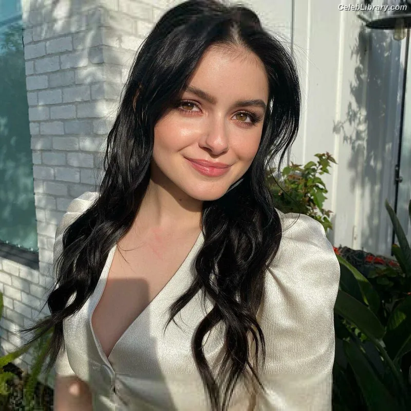 Ariel Winter photo 14 of 994
