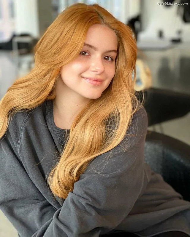 Ariel Winter photo 17 of 994