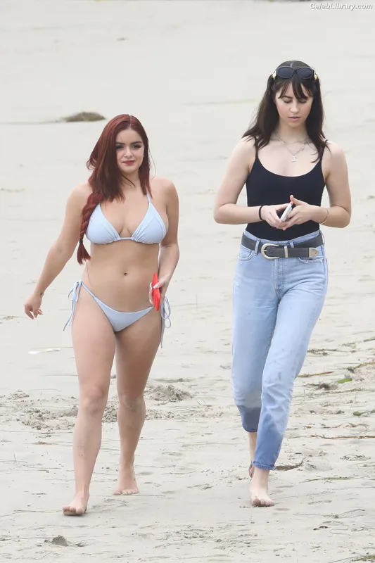 Ariel Winter photo 12 of 994