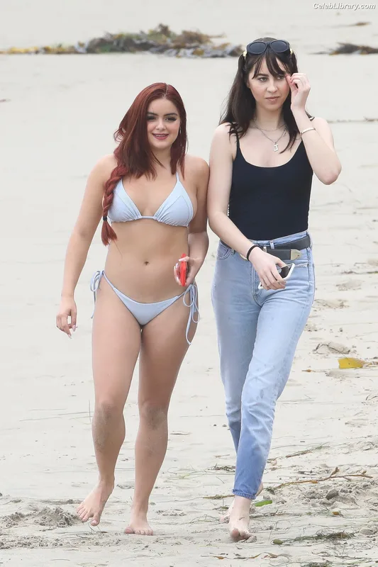 Ariel Winter photo 16 of 994