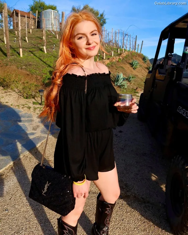 Ariel Winter photo 24 of 994