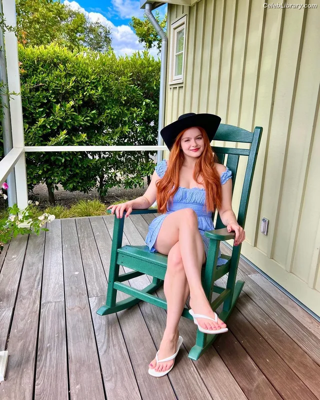 Ariel Winter photo 3 of 994