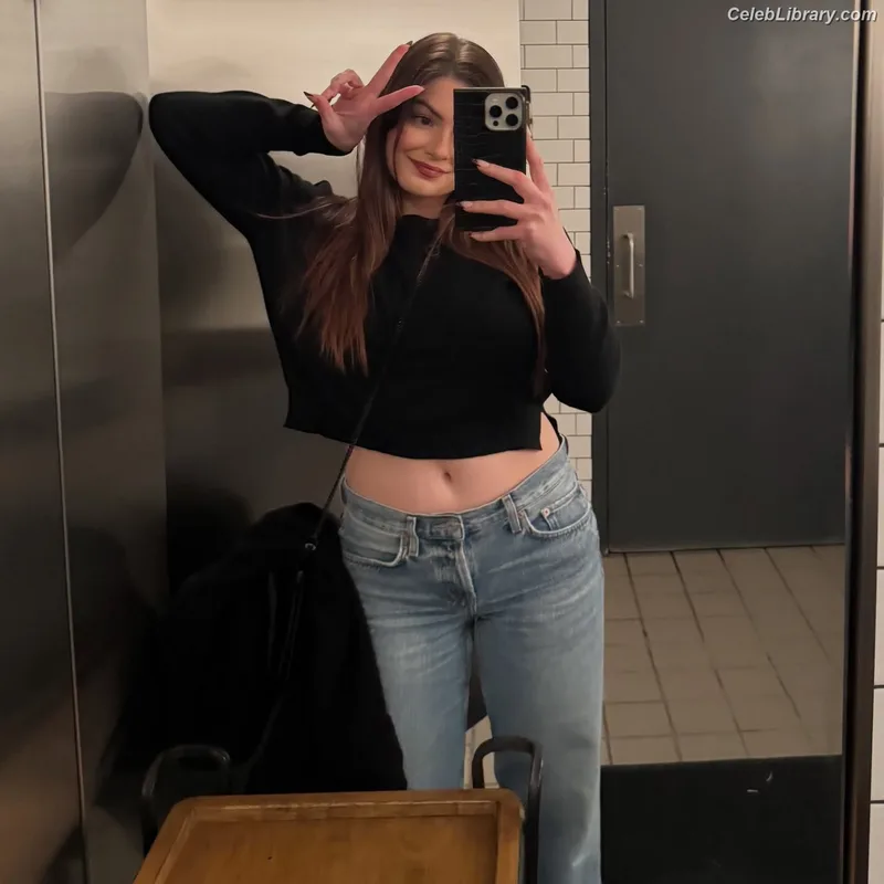 Ariel Winter photo 5 of 994