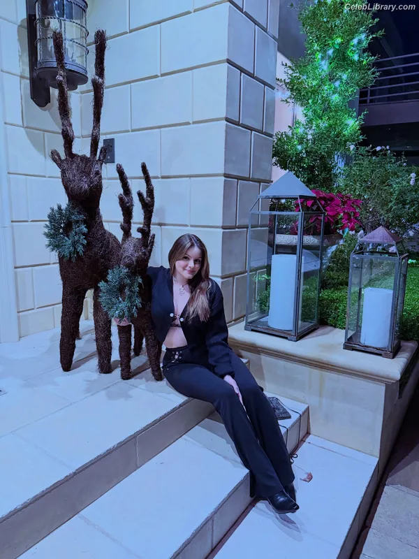 Ariel Winter photo 9 of 994