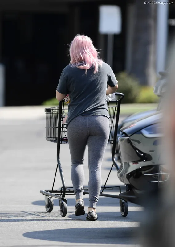 Ariel Winter photo 9 of 994