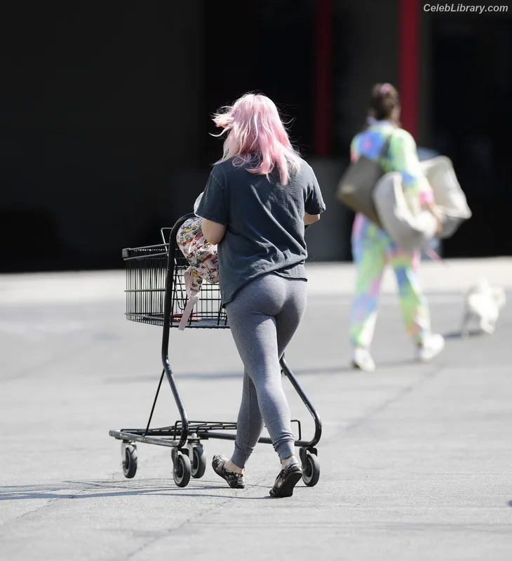 Ariel Winter photo 11 of 994