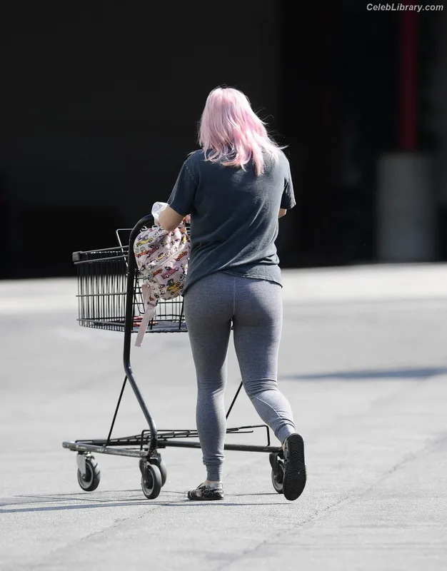 Ariel Winter photo 12 of 994