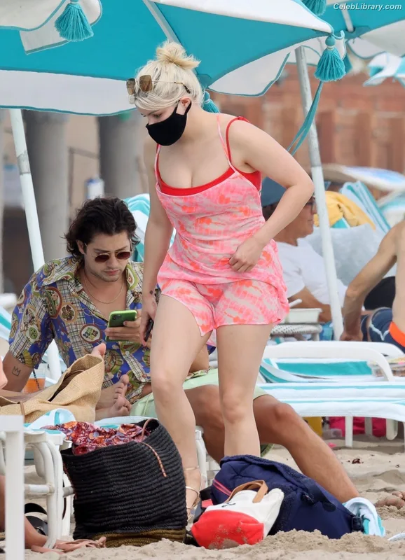 Ariel Winter photo 18 of 994