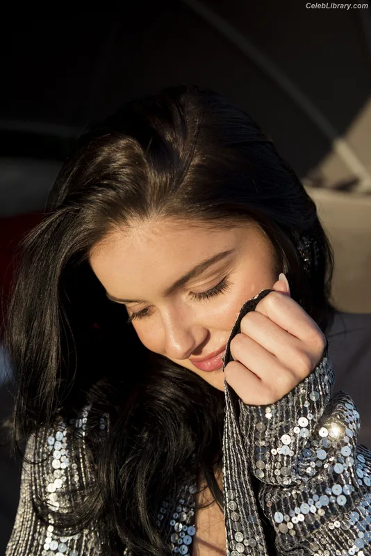 Ariel Winter photo 1 of 994