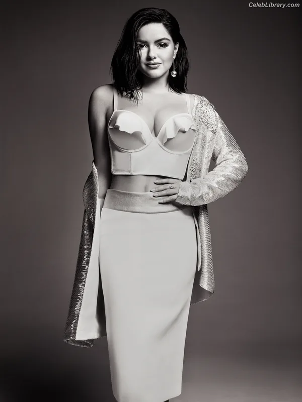 Ariel Winter photo 4 of 994