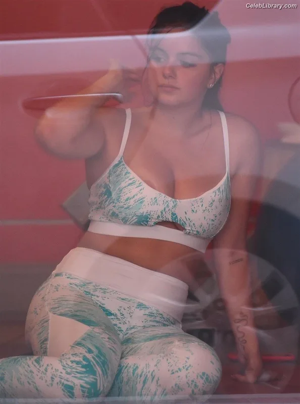 Ariel Winter photo 16 of 994