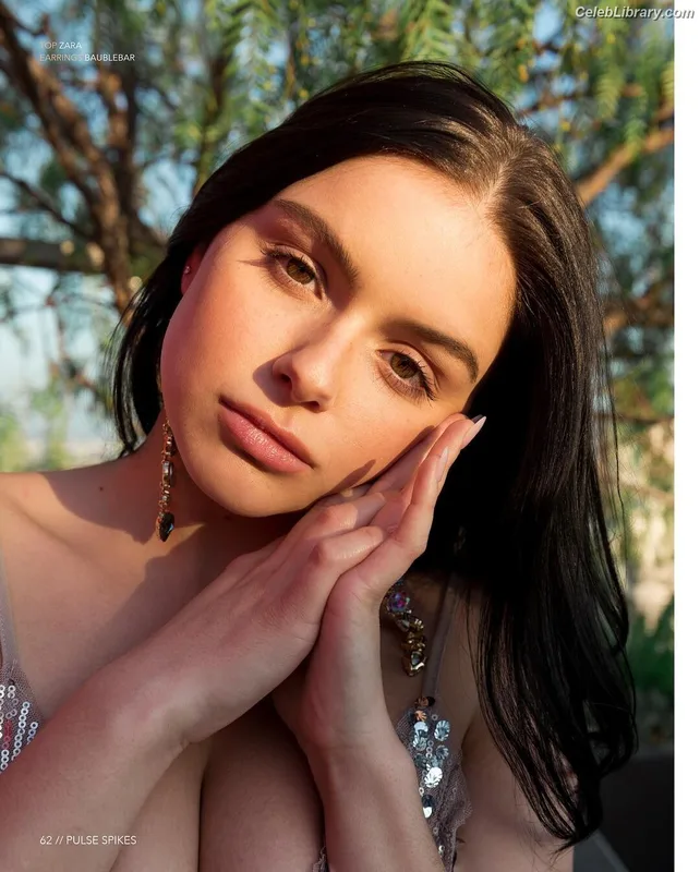Ariel Winter photo 16 of 994
