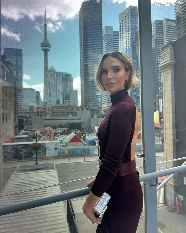 Arielle Kebbel photo 20 of 231