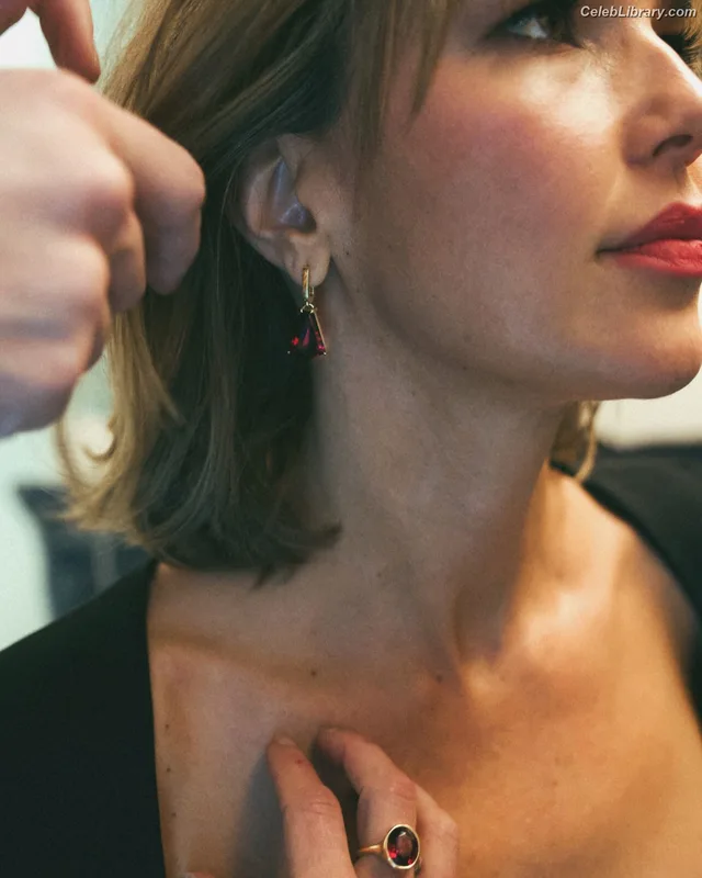Arielle Kebbel photo 4 of 231