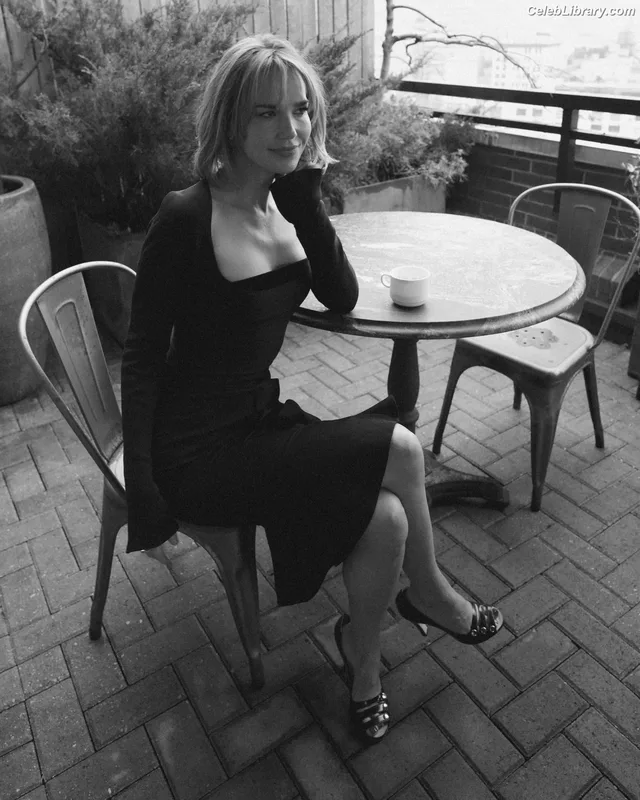 Arielle Kebbel photo 7 of 231