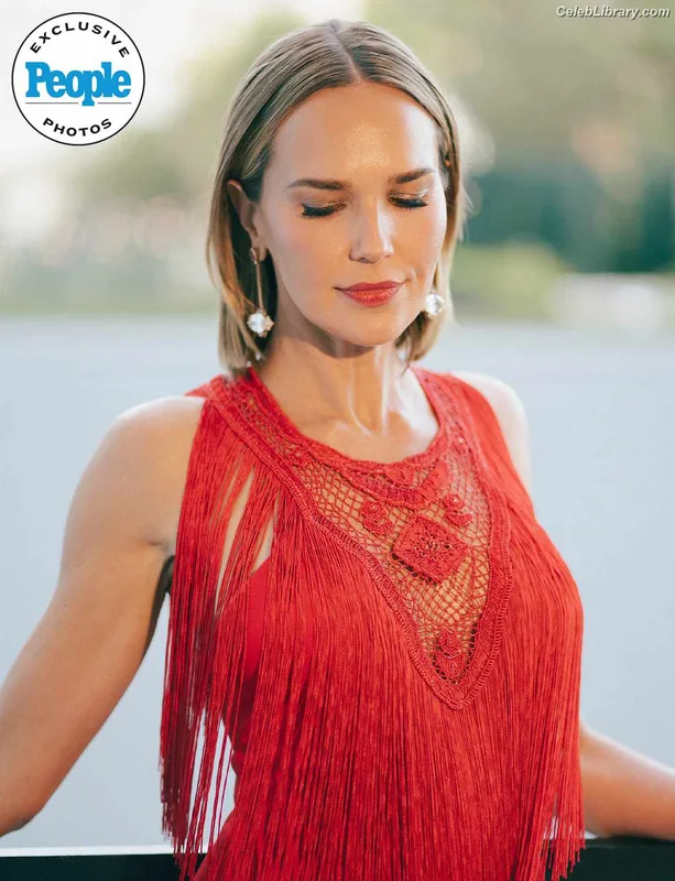 Arielle Kebbel photo 10 of 231