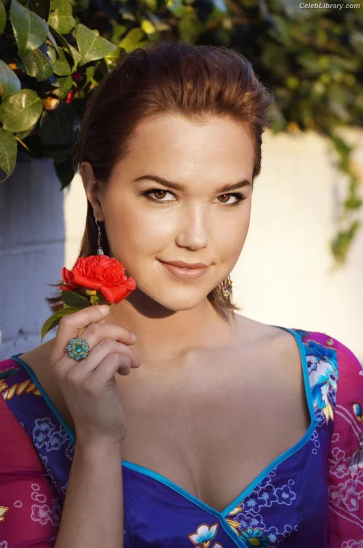 Arielle Kebbel photo 14 of 231