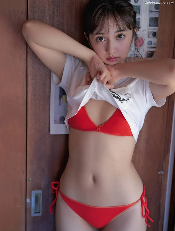 Arisa Komiya photo 4 of 296
