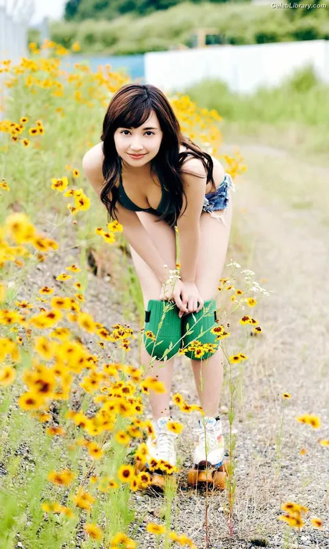 Arisa Komiya photo 11 of 296