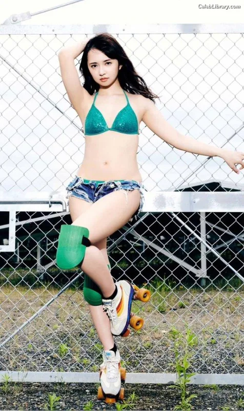 Arisa Komiya photo 14 of 296