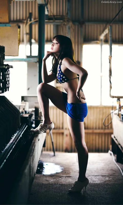 Arisa Komiya photo 22 of 296
