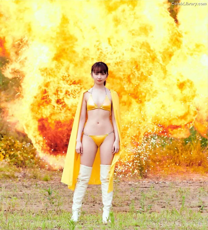 Arisa Komiya photo 17 of 296