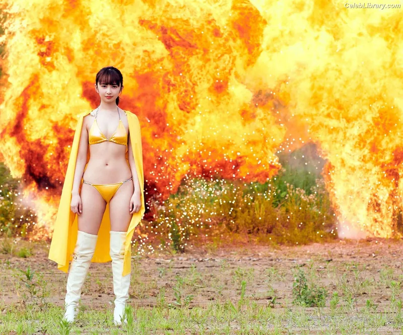 Arisa Komiya photo 18 of 296