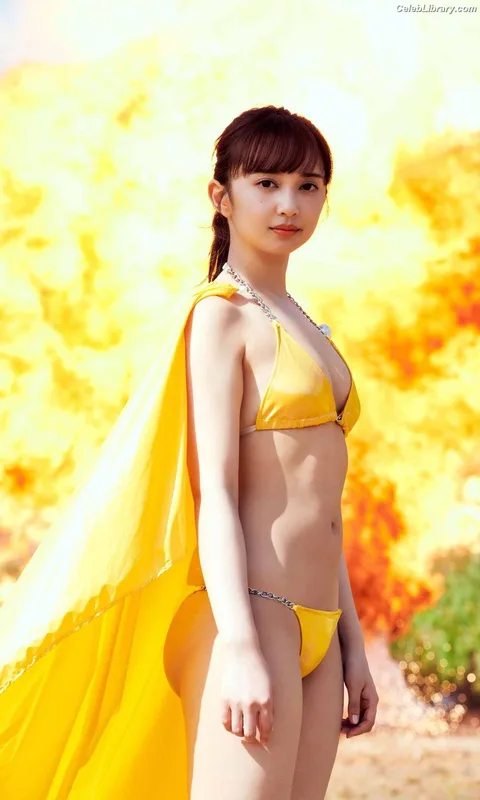 Arisa Komiya photo 20 of 296