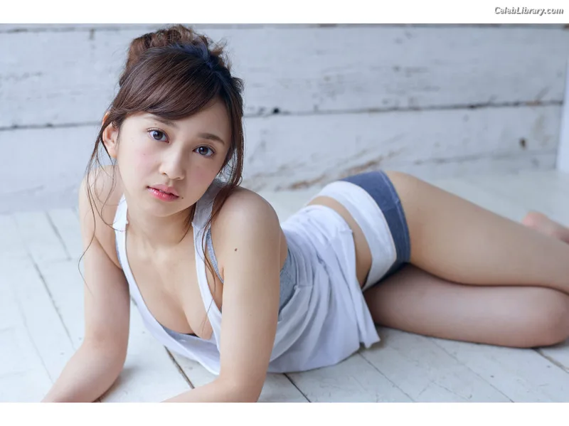 Arisa Komiya photo 24 of 296