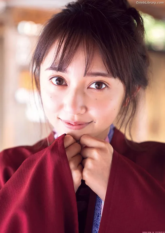 Arisa Komiya photo 12 of 296