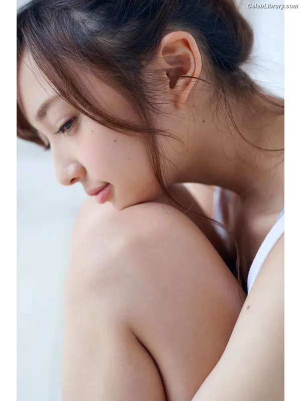 Arisa Komiya photo 10 of 296