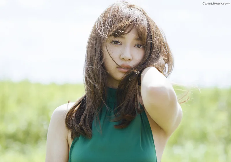 Arisa Komiya photo 18 of 296